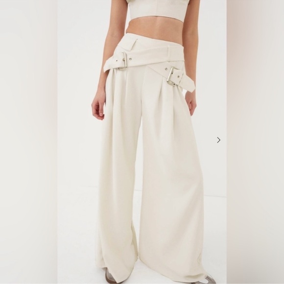 For Love & Lemons “Natasha” Wide Leg Belted Pant In Cream - Picture 1 of 15